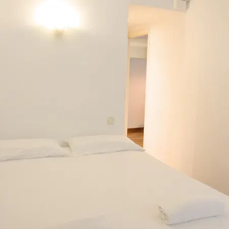 Sweet Bcn Three Bedroom Apartament Barcelona